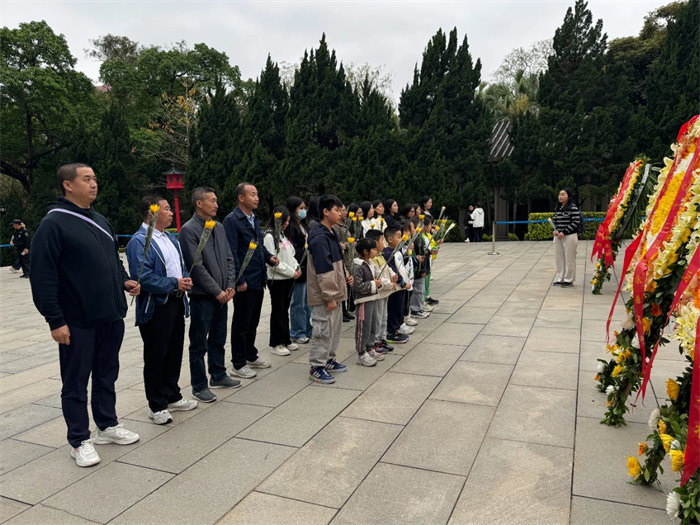 緬懷英烈志，傳承民族魂&mdash;黃花崗七十二烈士陵園祭奠活動(dòng)   -3